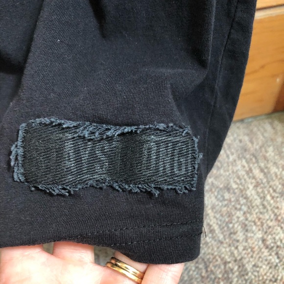 STAY STRONG tee - Picture 2 of 2